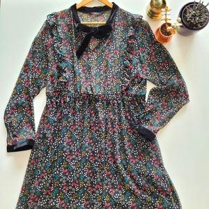 Long sleeves floral dress with velour details and ruffles